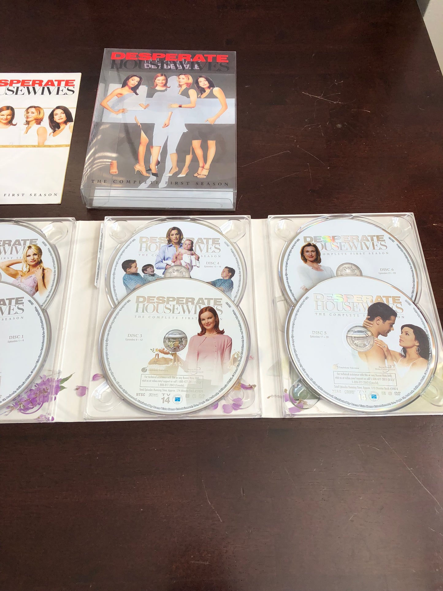 Desperate Housewives Complete Season One DVD - 6 Disc Set	TV Show / Series - 786936280326